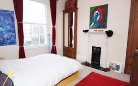 Stunning Arty Apartment In The Heart Of Clifton
