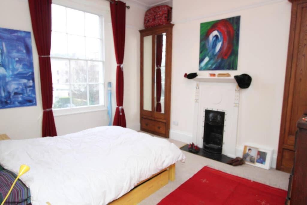Stunning Arty Apartment In The Heart Of Clifton Bristol Exterior photo