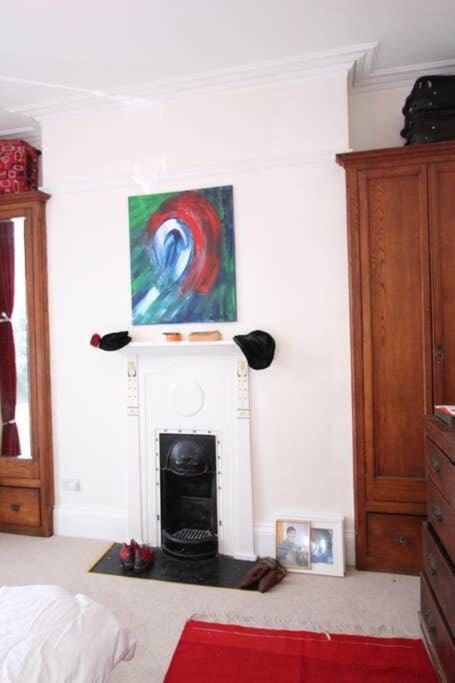 Stunning Arty Apartment In The Heart Of Clifton Bristol Exterior photo