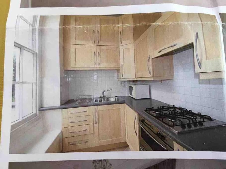 Stunning Arty Apartment In The Heart Of Clifton Bristol Exterior photo
